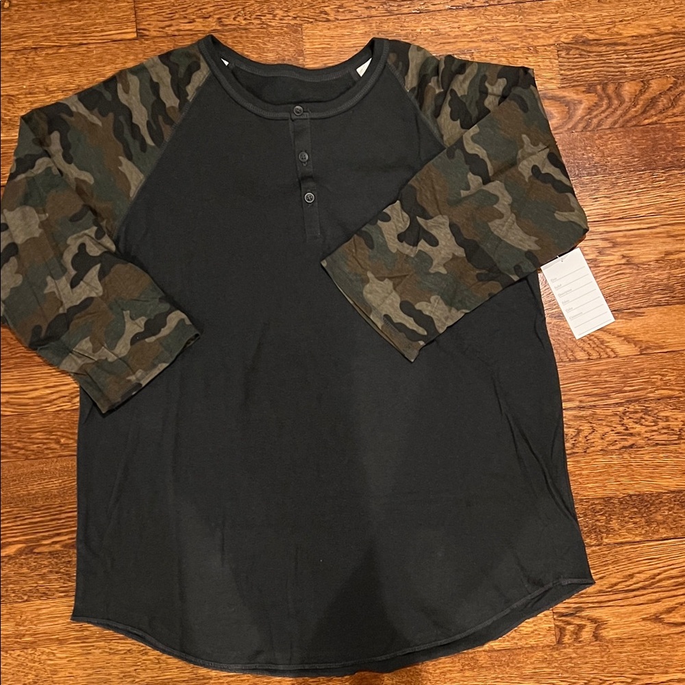 Men's 3/4 Sleeve Raglan Shirt with Camo Sleeves